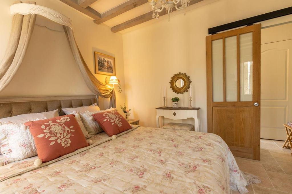 Le Clos Des Roses Chambres Et Tables D Hotes Meusnes Exterior photo